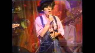 Pato Fu "Love Me Tender" no Romance MTV ( MTV Brasil) em 1995