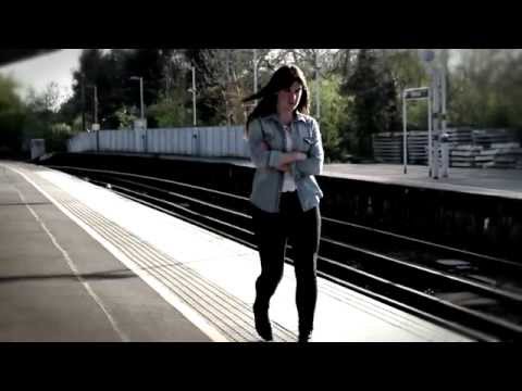 A Garota No Trem, de Paula Hawkins