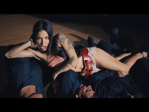 EMJAY - la jefa del triple 4 (Video Oficial)