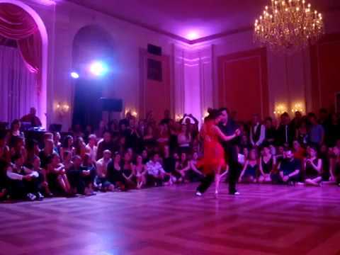  Juana Sepulveda  and  Mariano Frumboli  are  dancing  to  the  milonga  "  Milonga Del 900  "