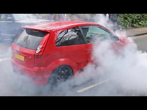 Ford Fiesta ST150 does a HUGE burnout!!