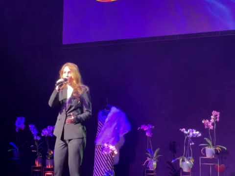 Willemijn Verkaik - Rebecca (reprise) (ft. Nienke Latten)