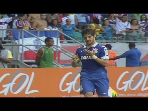 Gol de Alexandre Pato - Bahia 0 x 2 Corinthians - Brasileirão - 07/07/2013