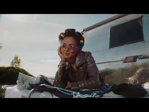 Monika Bagárová - Mám málo (prod. Fredro) |Official Video|