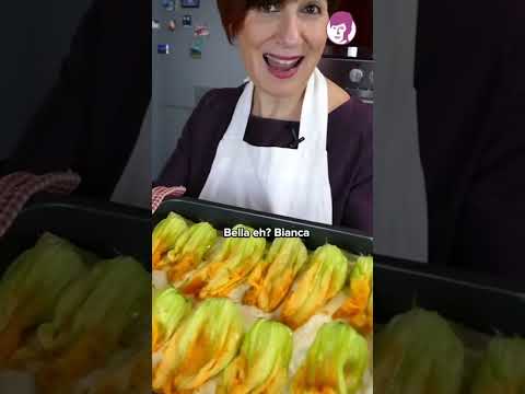 Lasagna di verdure con besciamella. Ricetta su antoniettapolcaro.it #ricette #cucinaitaliana