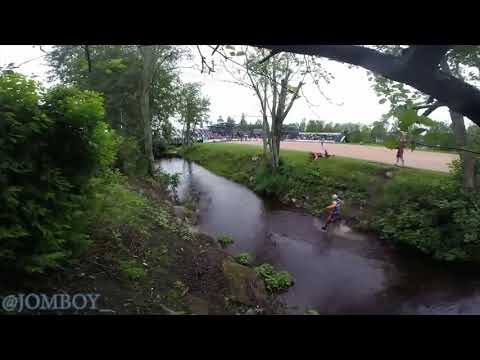 لاعب البيسبول الفنلندي يطلق النار على النهر من أجل العودة للمنزل/Baseball Player shoots the river