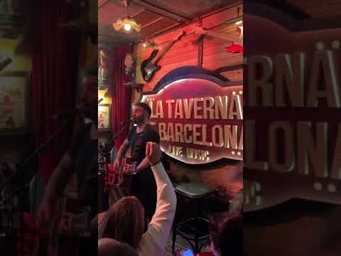 Lamento Boliviano acustico en La Taverna Barcelona España - LUCAS GASPARI