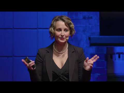 How cancer saved my life – Why crisis is an opportunity | Giulia Muntoni | TEDxHHL