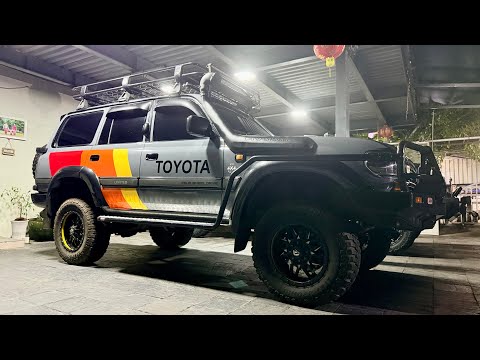 Land Cruiser ကားကို အရုပ်လို လုပ်