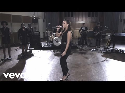 Rebecca Ferguson - Roar (Live from Air Studios)