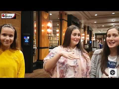 Eine Iranerin, eine Österreicherin und drei lettische Mädchen bei der World Youth 2019