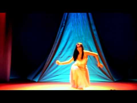 Danza Arabe folklore Oniro - Danza con velo con alisia