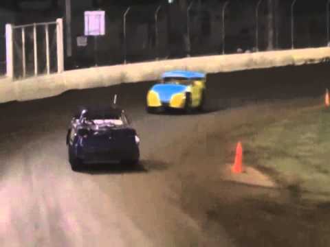 Surfers Paradise Sedans A Grade - Final - Lockyer Valley Speedway - 17/5/2014
