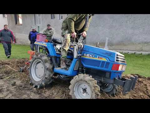 Ploughing with Iseki TU 157