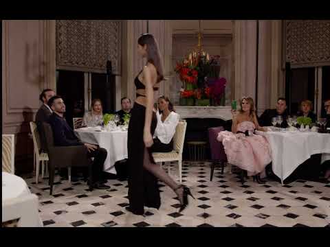 Yasmin wijnaldum walking for mônot