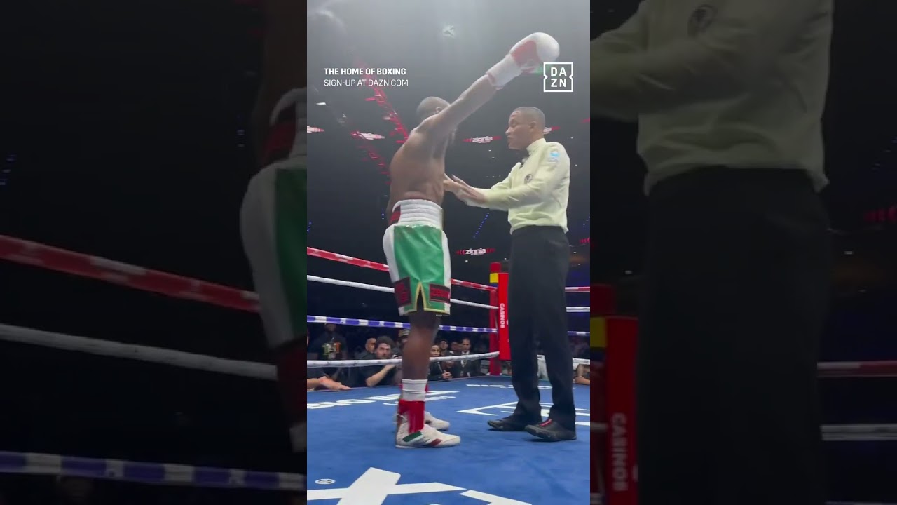 Did Floyd Mayweather fire this ref mid-fight?! 🤯 #shorts