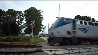 preview picture of video 'Amtrak Train The Silver Star Northbound 92'