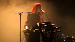Owlle "Your Eyes" - Live @ Café de la Danse, Paris - 04/10/2011 [HD]