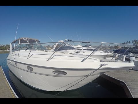 1998 Maxum 3000 SCR Express Cruiser – Full “Looks & Features”Walk Thru Tour by South Mountain Yachts
