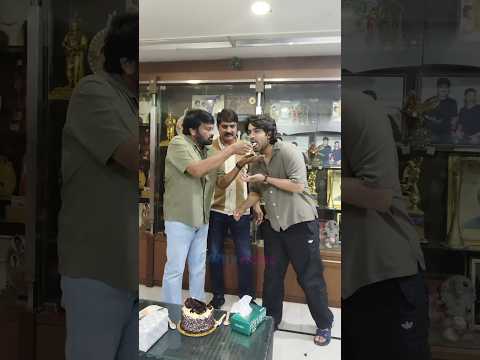 😍🙌 #Chiranjeevi Celebrated Actor #Srikanth Birthday #RoshanMeka #tollywood #rc15 #shorts #ytshorts