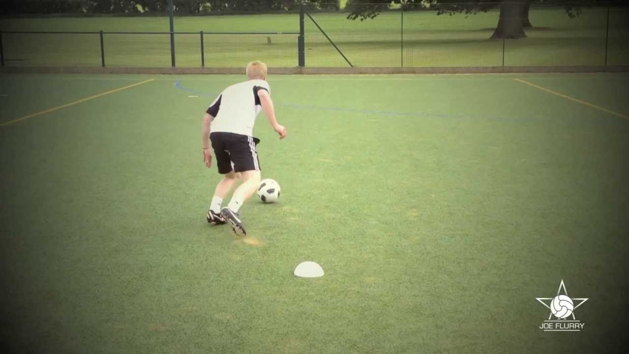 How to do the Inside & Outside Cut Turn - Football Soccer Move Tutorial