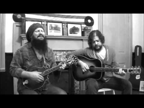 Mike Roberts / Chad Reeves (of 5'ive o'clock Charlie) - Shake it - House on the Hill Sessions