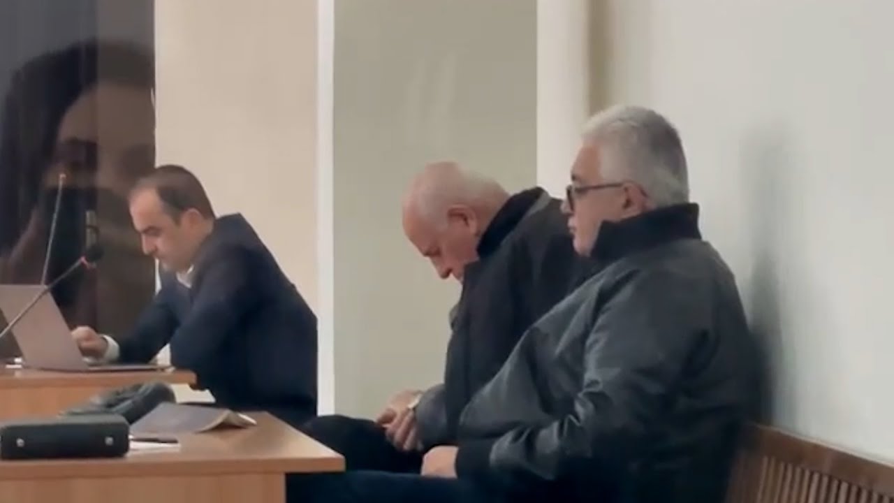 Ամբաստանյալ Բարսեղ Բեգլարյանը քնել է դատական նիստին