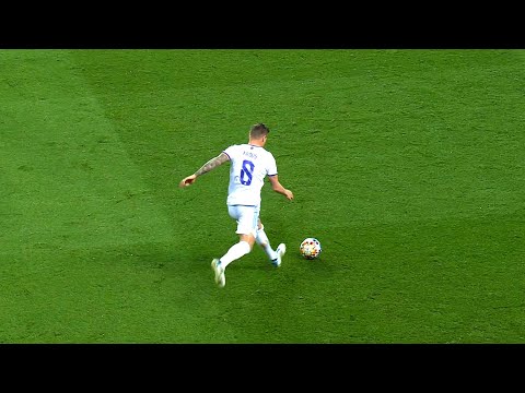 No one Passes like Toni Kroos!