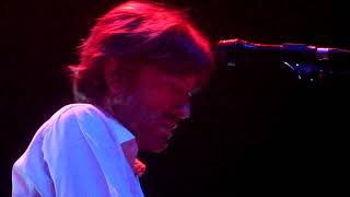 Air 2010 06 03   Paris   04 Cemetary Party