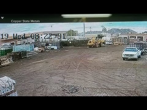 RAW VIDEO: Plane makes emergency landing on Phoenix street