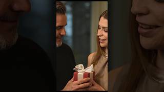 Ferette entrega um presente para Zenilda #trêsgraças #noticias #novelas #novela