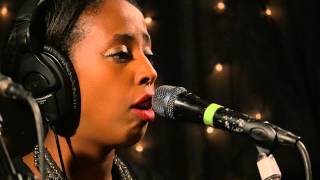Cold Specks - Let Loose The Dogs (Live on KEXP)
