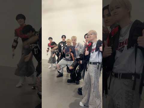 #JO1 | ' #HandzInMyPocket '𝐉𝐎𝟏 𝟏𝟎𝐓𝐇 𝐒𝐈𝐍𝐆𝐋𝐄 ありがとうございました🧤✨ #shorts