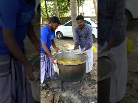 Provide food support to Avisho school by Naina Mohamed College 2003 Singai Udhavum Karangal friends Provide food support to Avisho school by Naina Mohamed College 2003 Singai Udhavum Karangal friends