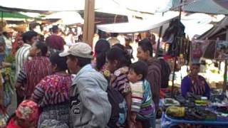preview picture of video 'Municipio: El mercado de Patzún un domingo, desde la esquina del parque Dic  2010'