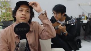 Download lagu Hindia - Rumah Ke Rumah (Acoustic Live at INDOMIE BERMUSIK 2020) mp3 Download lagu Hindia - Rumah Ke Rumah (Acoustic Live at INDOMIE BERMUSIK 2020) mp3