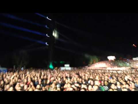 Metallica - Heavy Montreal 2014, GKLife crowd surfing