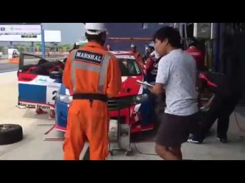 Daniel Storkersen pitstop @ RAAT Thailand Endurance Championship 6 hours Buriram
