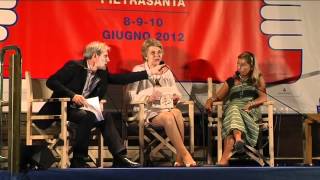 preview picture of video 'Sveva Casati Modignani presenta Il Diavolo e la Rossumata @ Anteprime 2012 Pietrasanta'