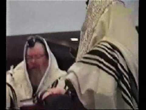Belzer Rebbe in rage outbrake