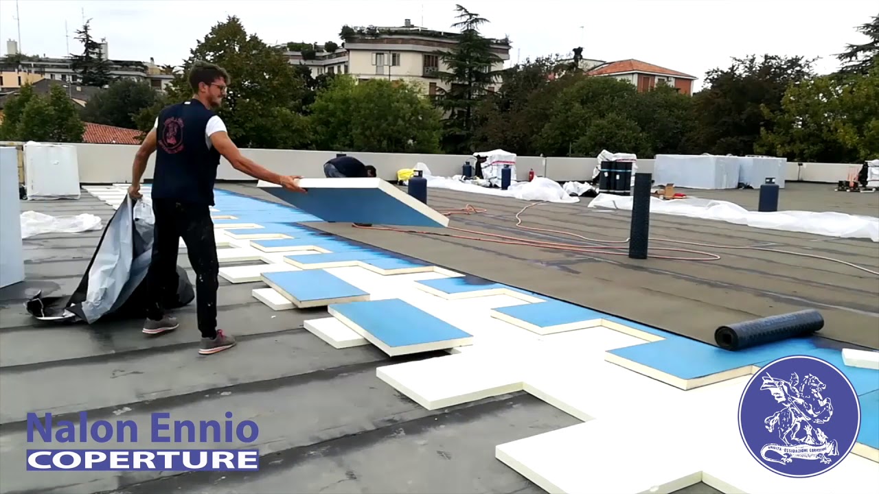 Watch Now POSA DI PACCHETTO ISOLANTE TETTO PIANO INDUSTRIALE POSA DI PACCHETTO ISOLANTE TETTO PIANO INDUSTRIALE