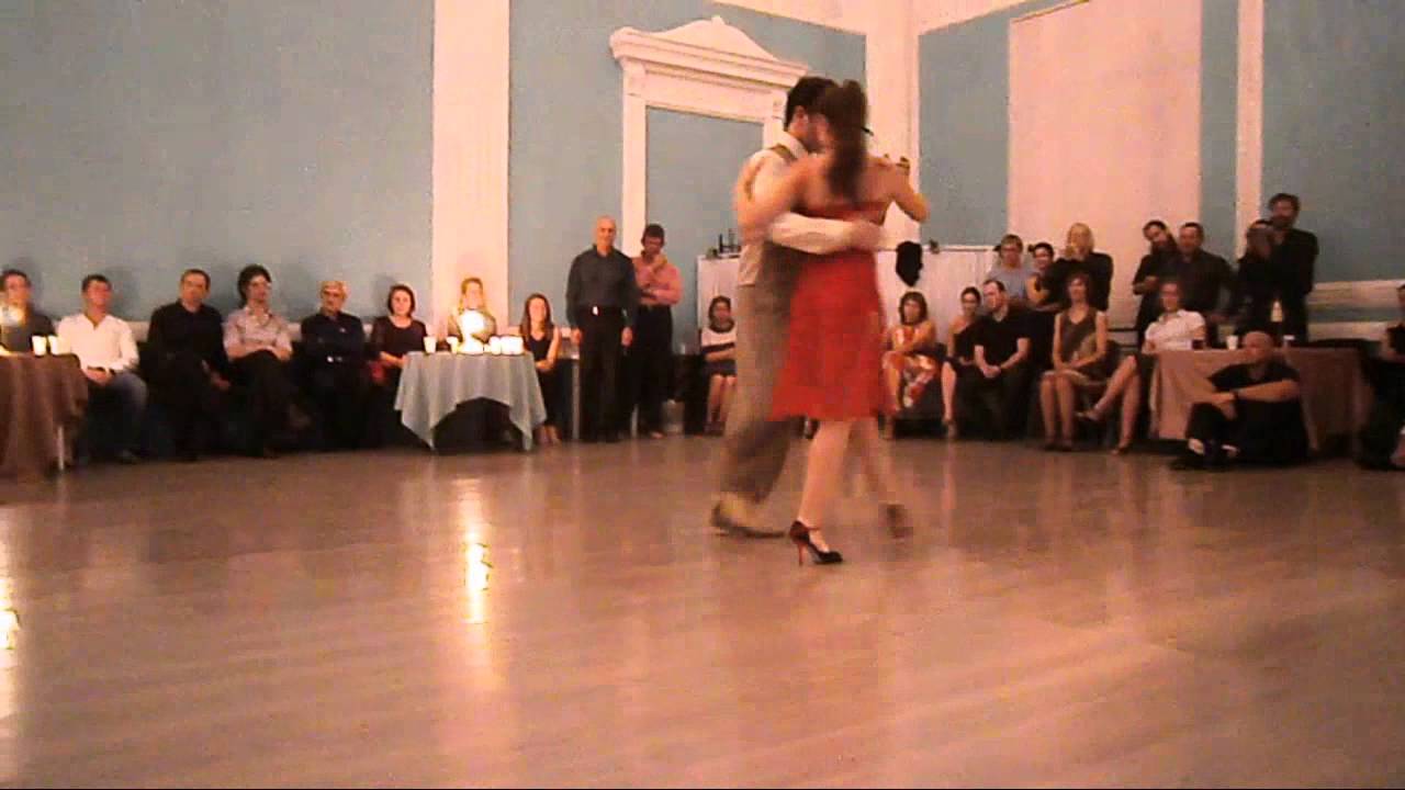 Mario De Camillis y Bárbara Wainwright on milonga "Nostalgia", Russia. Vals