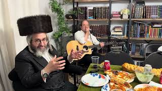 Rav Mota Frank: Melava Malka and Yartzeit Seudah For Rabbi Yaakov Geller (הרב מוטה פראנק) - התמונה מוצגת ישירות מתוך אתר האינטרנט יוטיוב. זכויות היוצרים בתמונה שייכות ליוצרה. קישור קרדיט למקור התוכן נמצא בתוך דף הסרטון