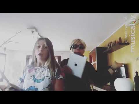 L'esercito dei selfie... de noi 😂