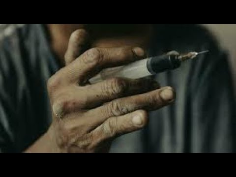 "Paura a Pisa: Uomo con Siringa AGGREDISCE Due Ragazze, Caccia al Colpevole"