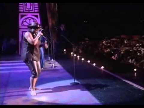 Queen Latifah - Live - Who the cap fit (DJL 93VIDEO - REGGAE JA)