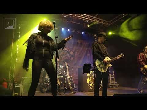 Rock Partyband Boerney und die Tri Tops in Heiligenhafen am Osterfeuer Livekonzert Ostern 2024