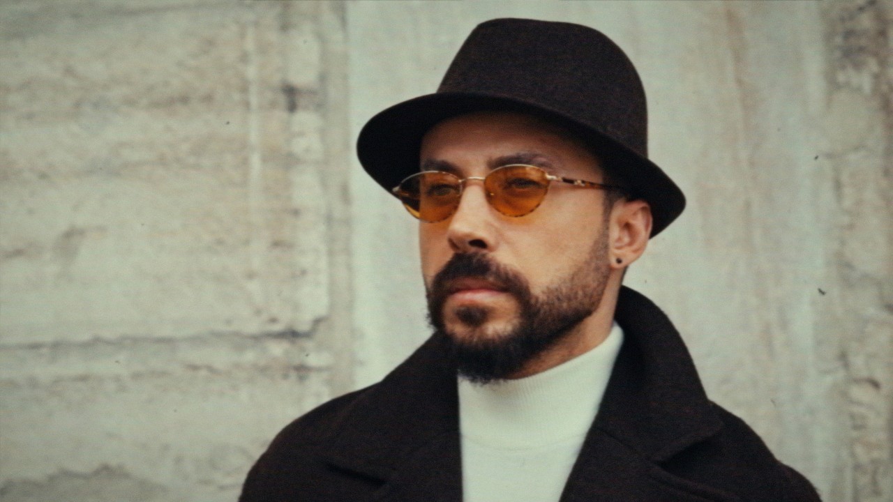 Bahadır Tatlıöz - Bir Ben Bir İstanbul (Official Video)