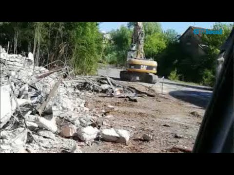 Cervignano, iniziati i lavori di demolizione dell'ex caserma Monte Pasubio