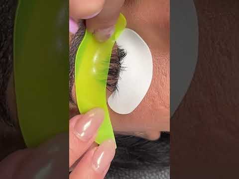 Storytime w/ thee lash girl